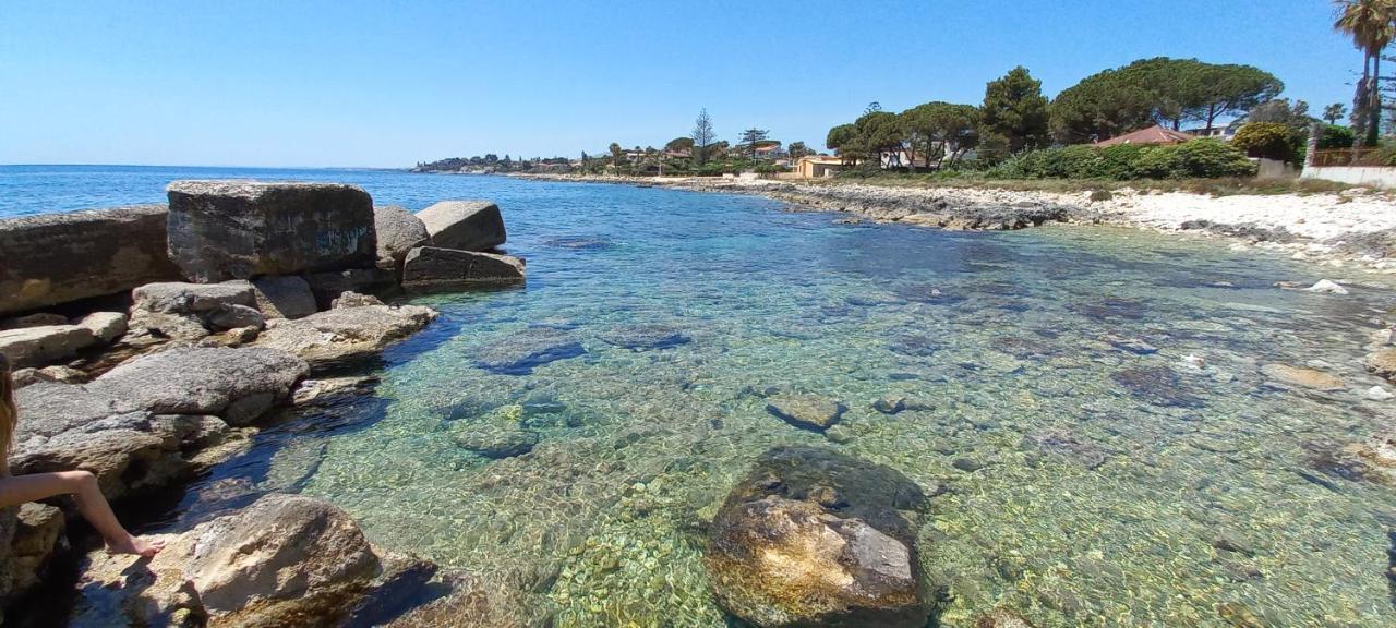 Appartamentino in villa a 2 passi dal mare Fontane Bianche Esterno foto