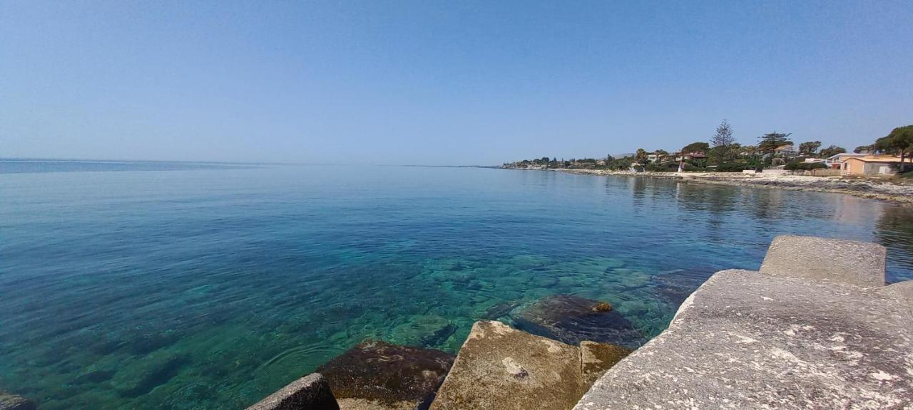 Appartamentino in villa a 2 passi dal mare Fontane Bianche Esterno foto